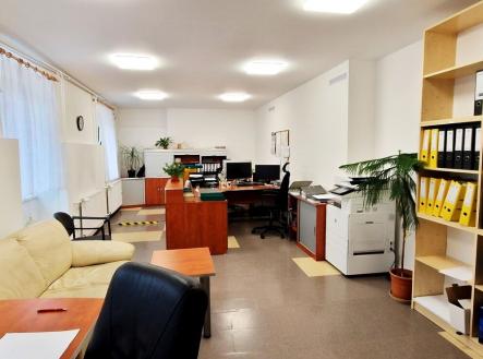 Pronájem kanceláře, 84 m²