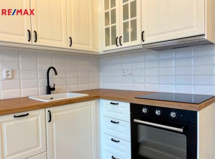 Pronájem bytu, 1+kk, 28 m²