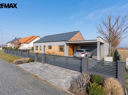 Prodej pozemku pro bydlení, 1 669 m²