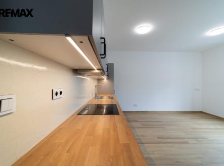 Pronájem bytu, 2+kk, 37 m² obrázek