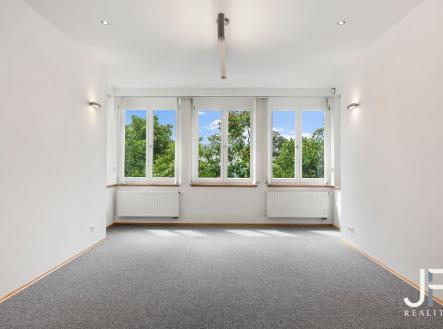 Pronájem - kanceláře, 119 m²