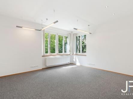 Pronájem - kanceláře, 119 m²