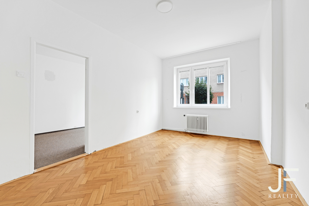 Byt 2+1 na prodej, Pražské předm