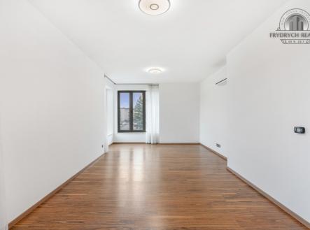 Pronájem bytu, 3+kk, 127 m²