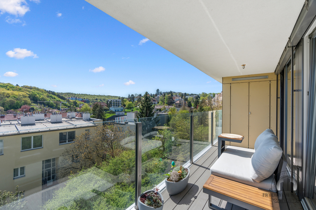 3+kk s lodžií na Smíchově