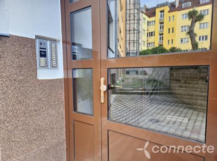 Pronájem bytu, 1+kk, 31 m²