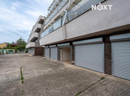 Pronájem komerčního objektu, sklad, 16 m²