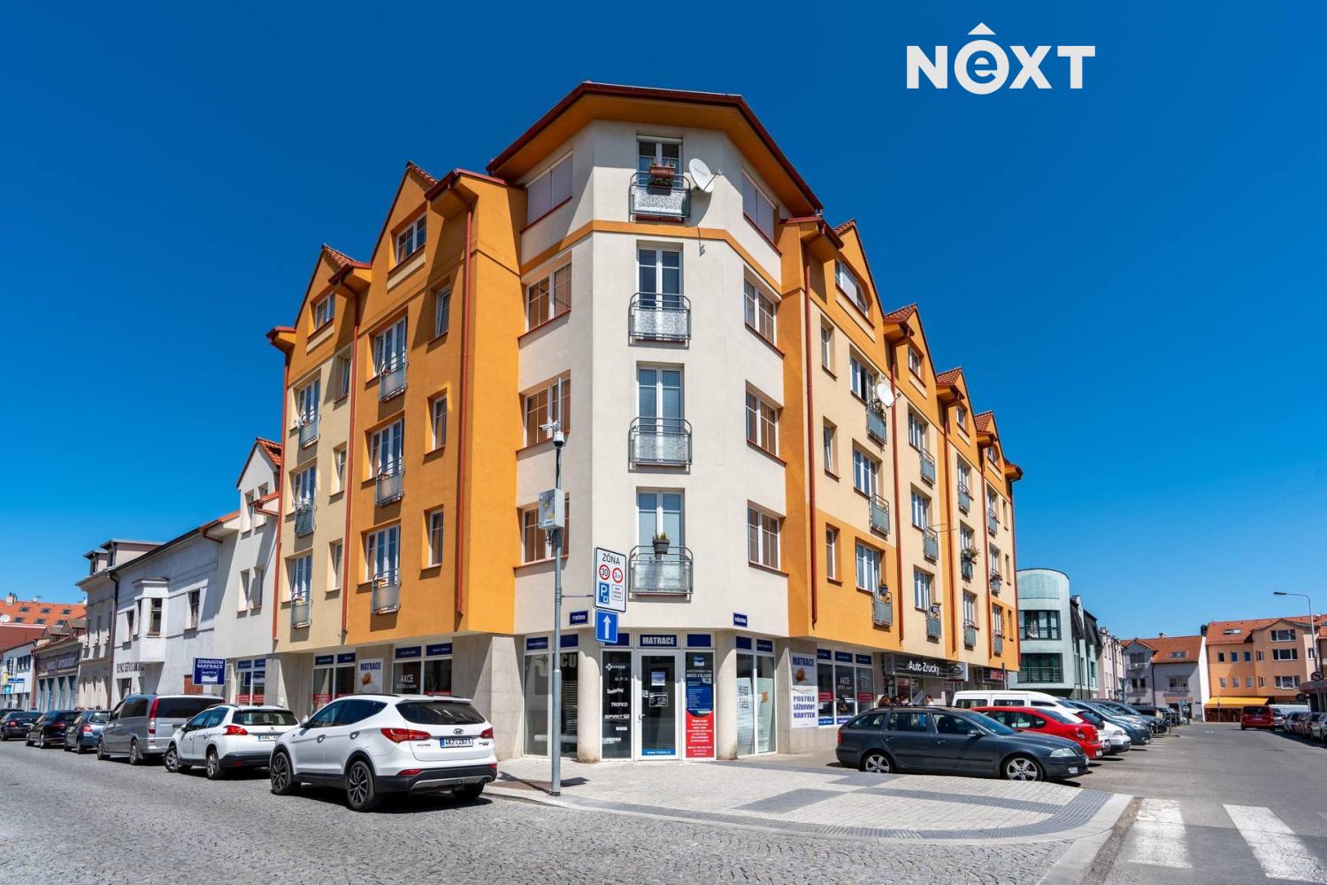 Pronájem komerční Obchodní prostory, 228㎡