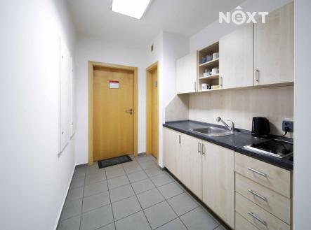 Pronájem kanceláře, 94 m²