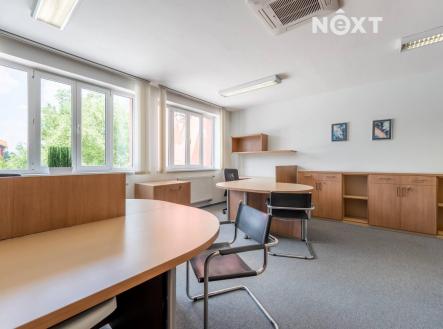 Pronájem kanceláře, 94 m²