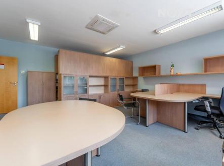Pronájem kanceláře, 94 m²