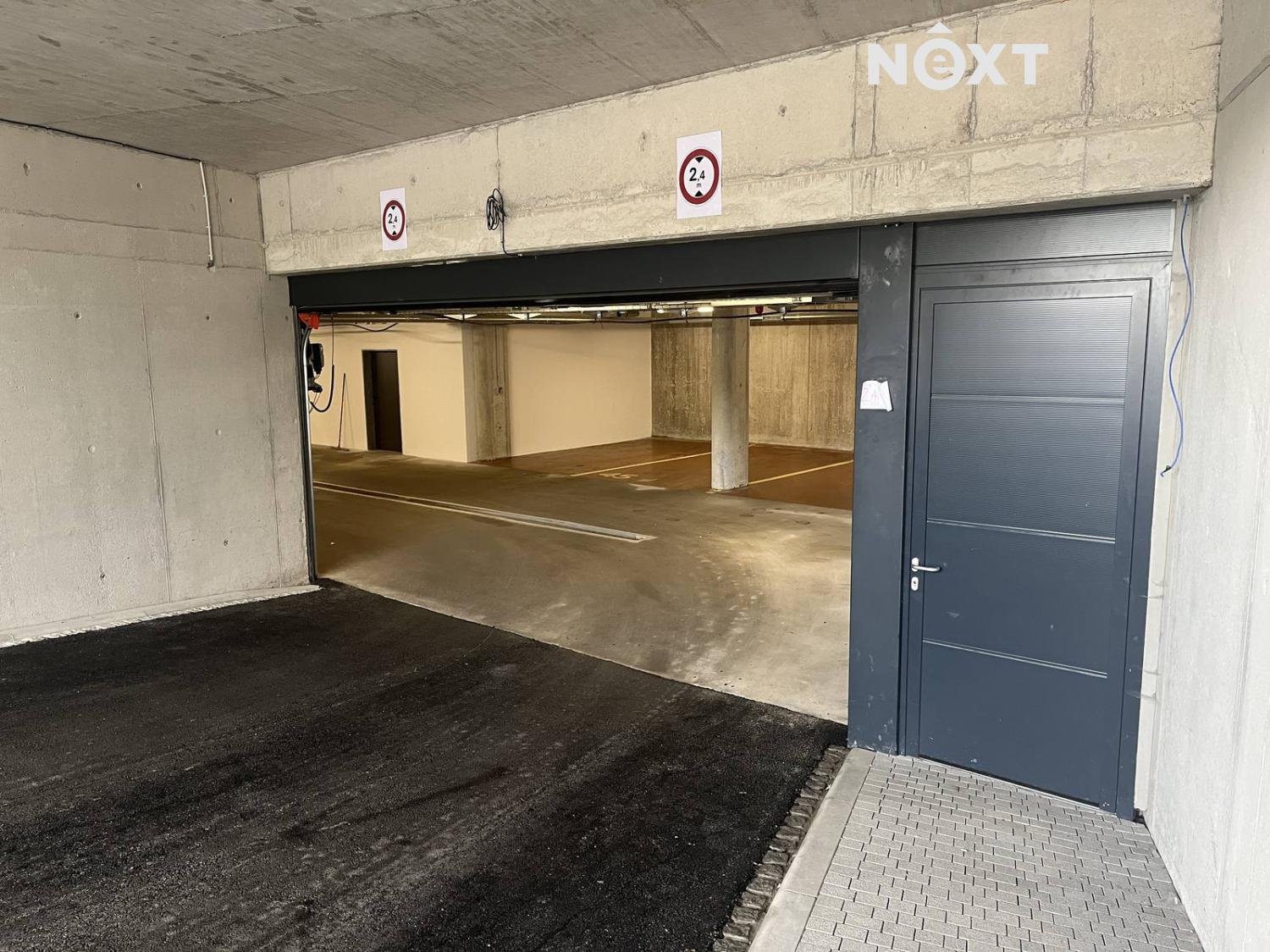 Pronájem ostatní Garážové stání, 18㎡