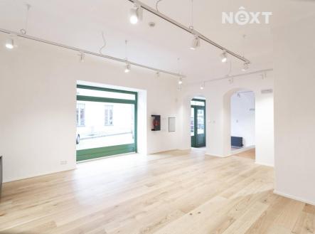 Pronájem komerčního objektu, obchodní centrum, 251 m²