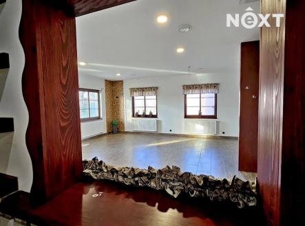 Pronájem komerčního objektu, obchodní centrum, 579 m²