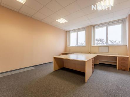 Pronájem kanceláře, 251 m²