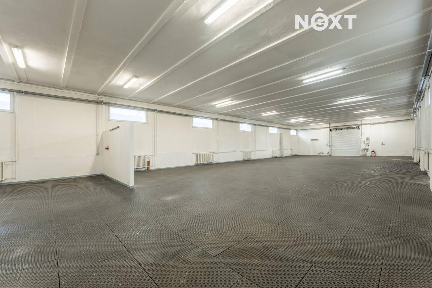 Pronájem komerční Sklady, 447㎡