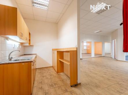 Pronájem kanceláře, 175 m²