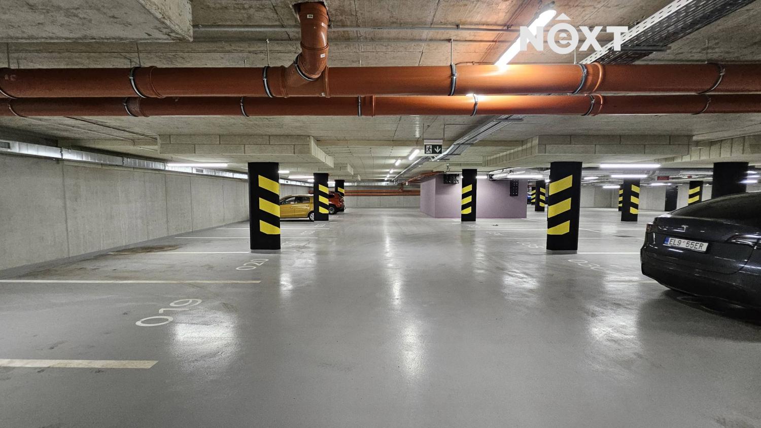 Pronájem ostatní Garážové stání, 10㎡