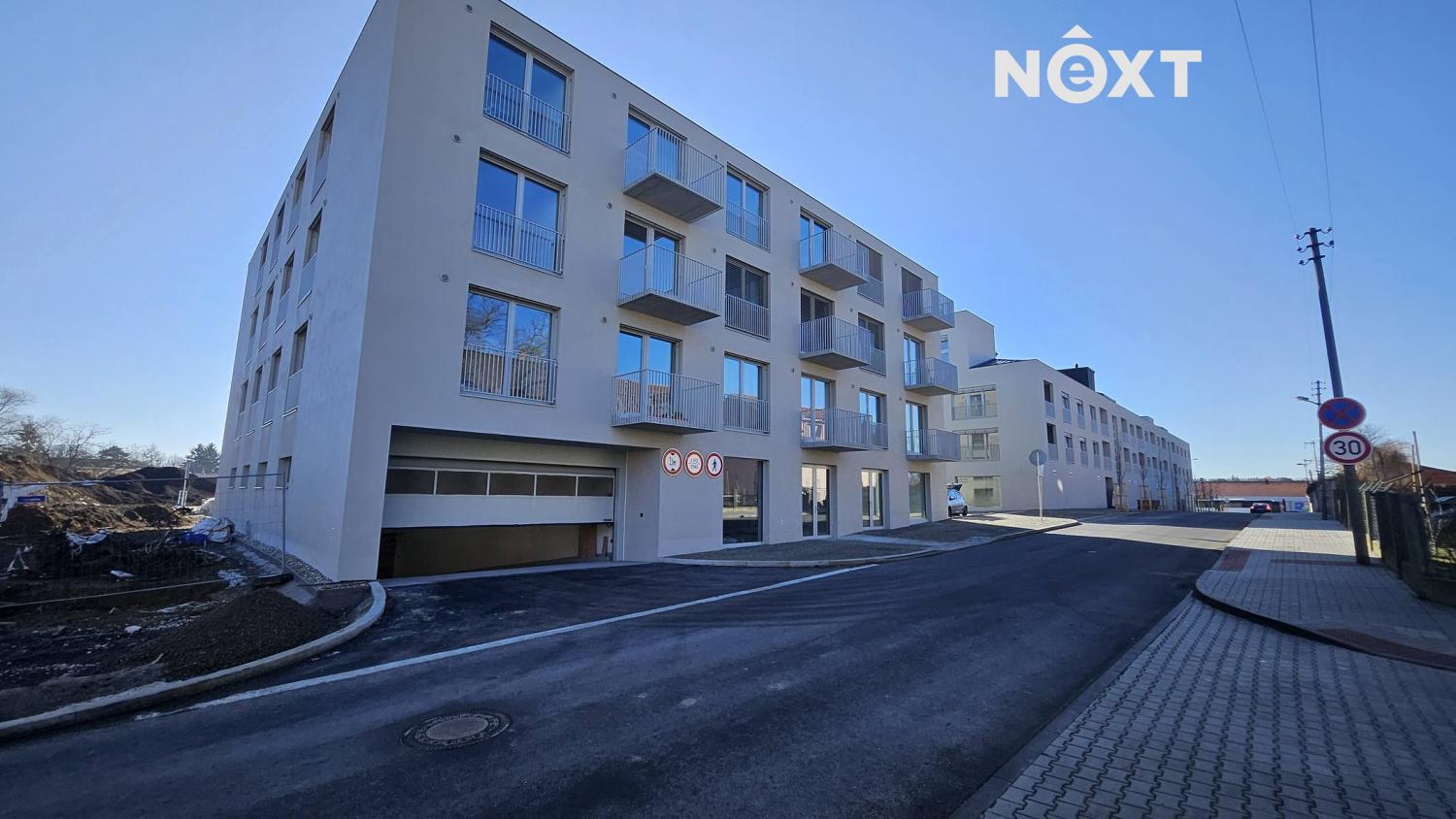 Pronájem ostatní Garážové stání, 10㎡