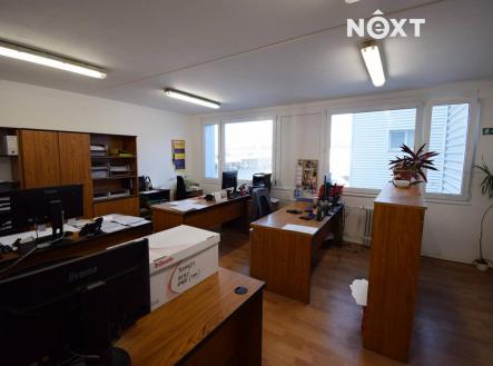 Pronájem kanceláře, 136 m²