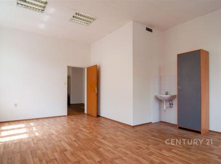 Pronájem kanceláře, 74 m²