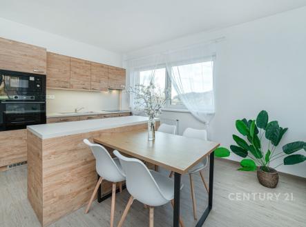 Pronájem bytu, 4+kk, 111 m²