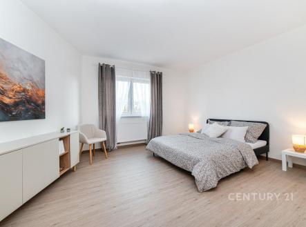 Pronájem bytu, 4+kk, 111 m²