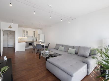 Pronájem bytu, 2+kk, 71 m²