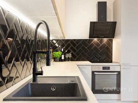 Pronájem bytu, 3+kk, 78 m²