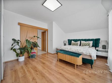 Pronájem bytu, 3+kk, 115 m²