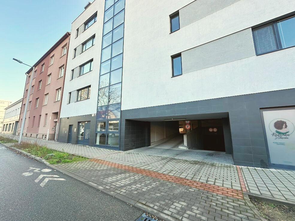 Pronájem garážového stání