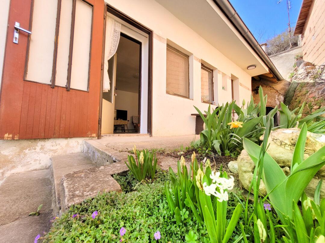 Pronájem rodinného domu 52 m2, zahrádka, parkování