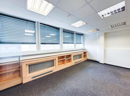 Pronájem kanceláře, 135 m²