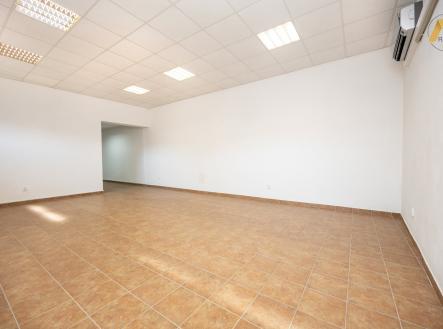 Pronájem - obchodní prostor, 90 m²