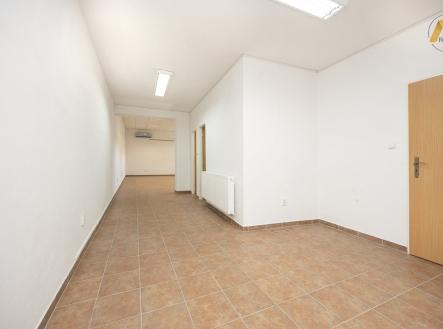 Pronájem - obchodní prostor, 90 m²