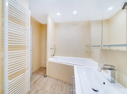 Pronájem bytu, 3+kk, 83 m²