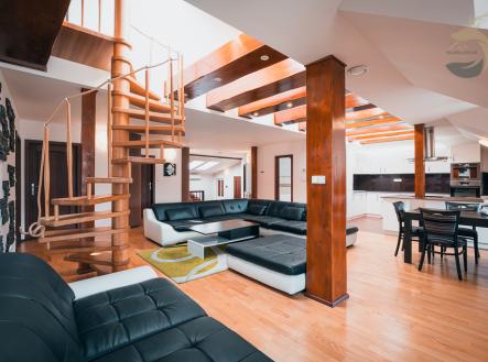 Prodej obchodní prostor, 628 m²