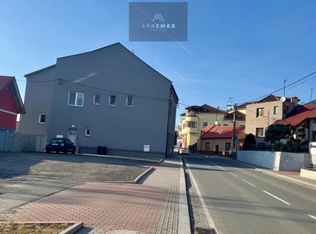 Prodej - nájemní dům, 310 m²