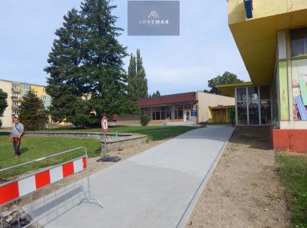 Prodej - obchodní prostor, 584 m²