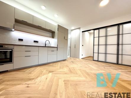 Pronájem bytu, 1+kk, 37 m²