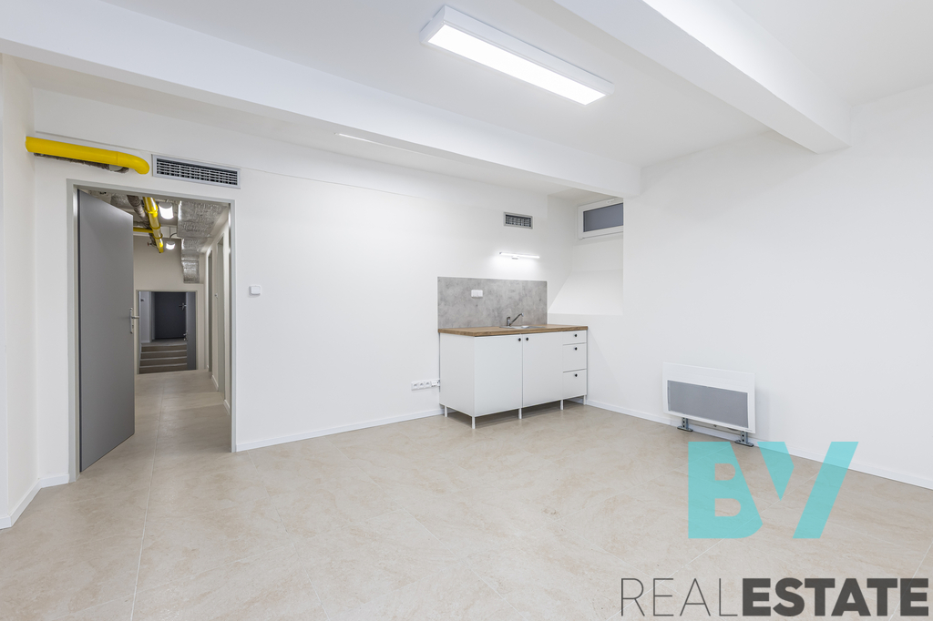 Vstupní prostor s umyvadlem