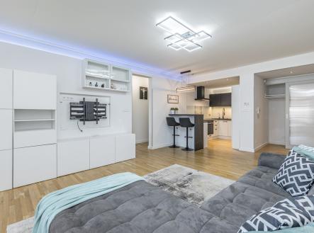 Pronájem bytu, 3+kk, 81 m²