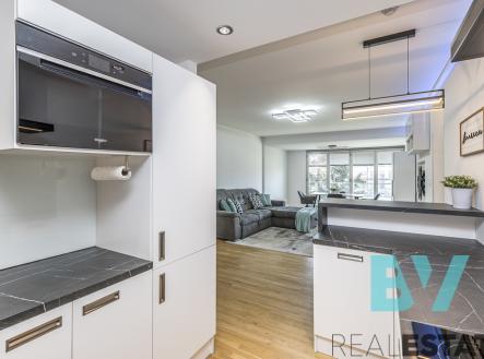 Pronájem bytu, 3+kk, 81 m²