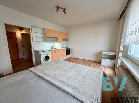 Pronájem bytu, 1+kk, 32 m²