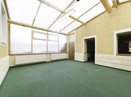 Pronájem - obchodní prostor, 150 m²