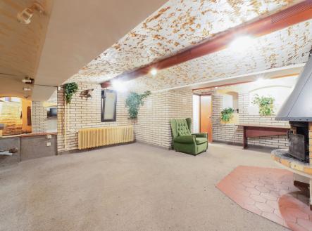 Pronájem - obchodní prostor, 150 m²