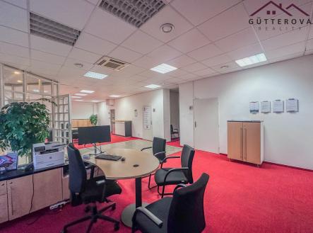 Pronájem kanceláře, 172 m²