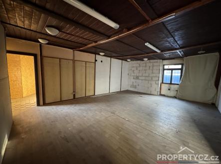 Pronájem skladovací prostor, 150 m²