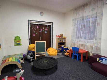 Pronájem kanceláře, 100 m²