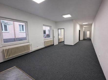 Pronájem kanceláře, 100 m²